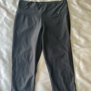 Black Women’s Nike Cropped Leggings